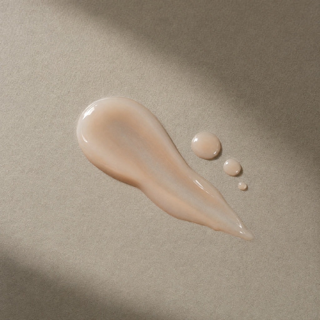 Avène Ultra Serum SPF50+ texture swatch